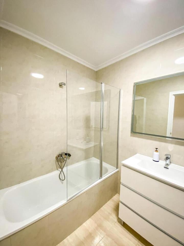 Residencial Leyra, Piso Centrico De 6 Habitaciones, 8 Camas サラマンカ エクステリア 写真